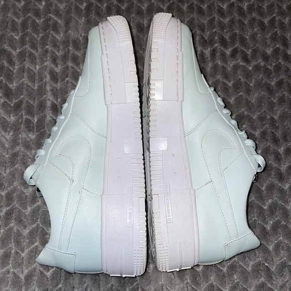 Nike Women’s Air Force 1 'Pixel Ghost Aqua' CK6649-400. Size 10. - Picture 7 of 12